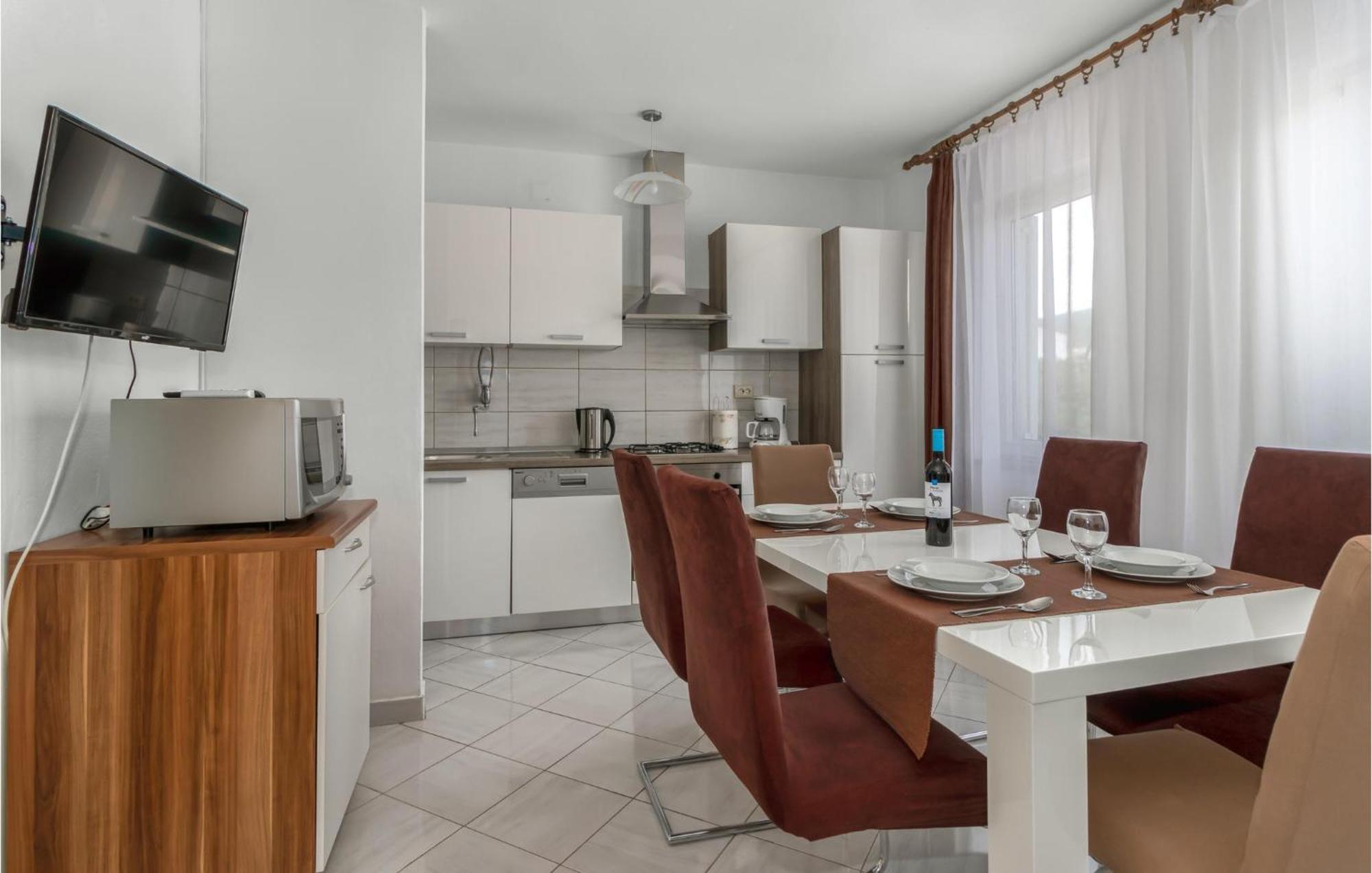 Nice Apartment In Jadranovo With Wifi Exterior foto