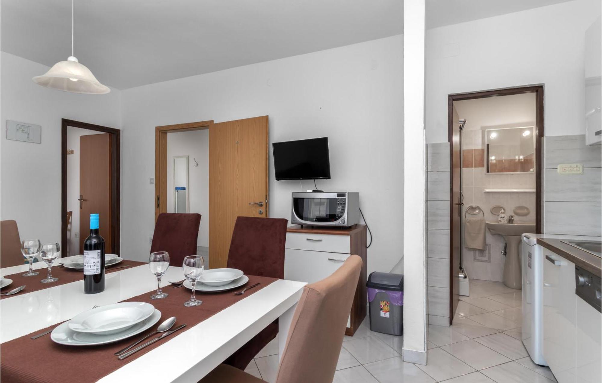 Nice Apartment In Jadranovo With Wifi Exterior foto